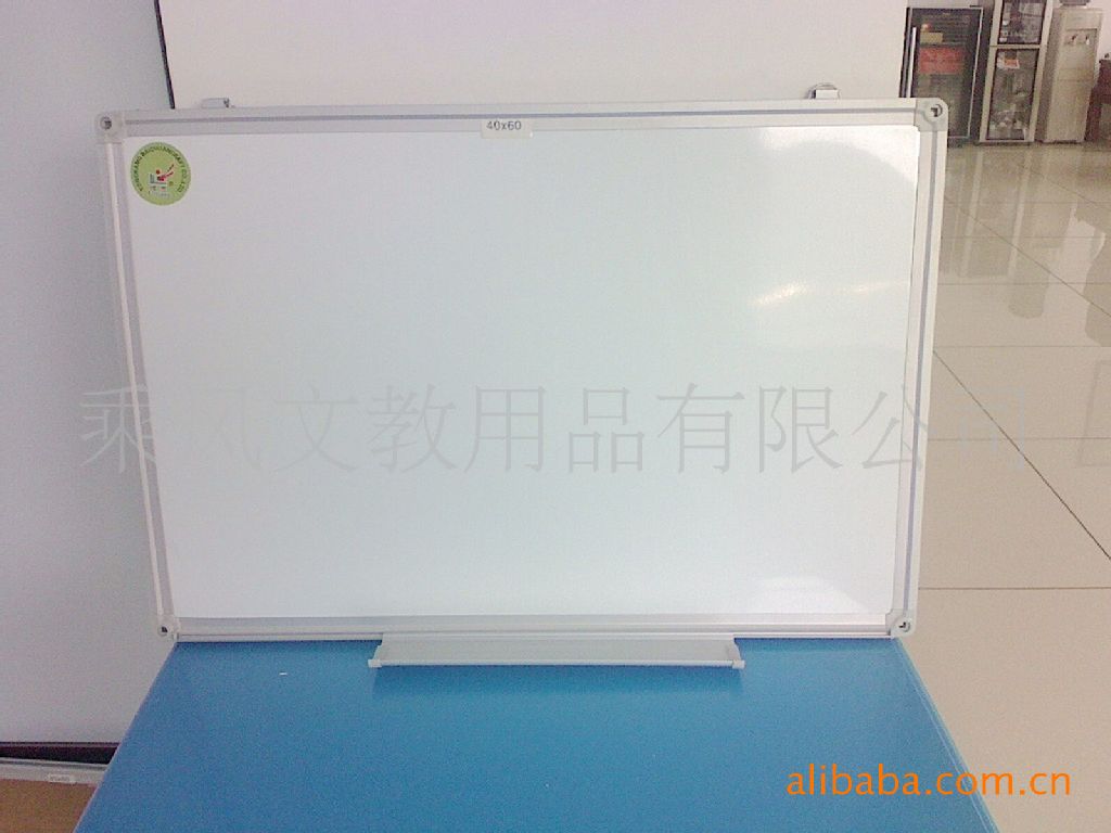 新型弧形黑板与绿板全解析 价格、厂家、图片及选购指南（附磁性板与板擦推荐）